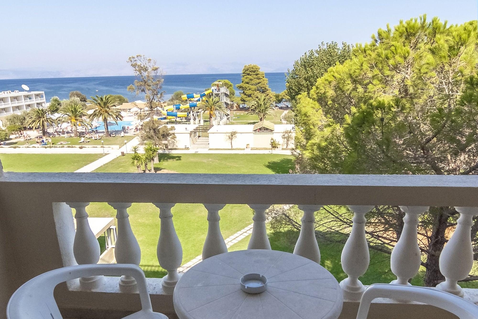 Messonghi Beach Holiday Resort モライティカ エクステリア 写真