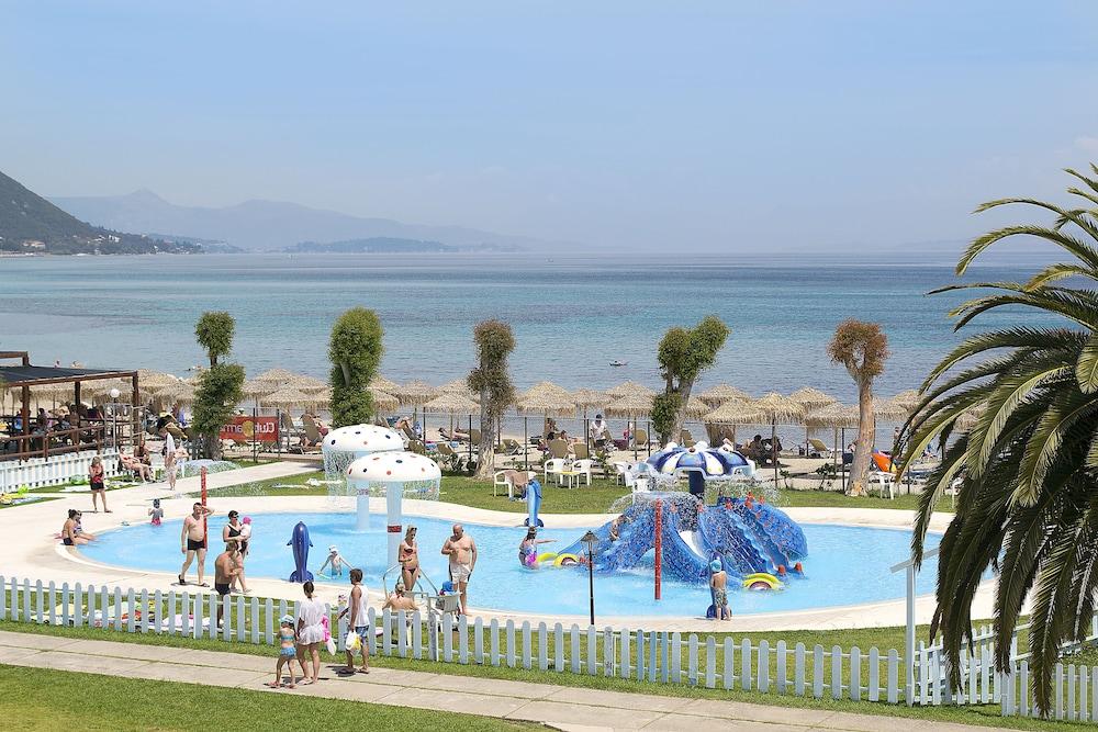 Messonghi Beach Holiday Resort モライティカ エクステリア 写真