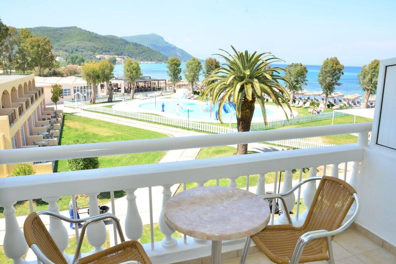 Messonghi Beach Holiday Resort モライティカ エクステリア 写真