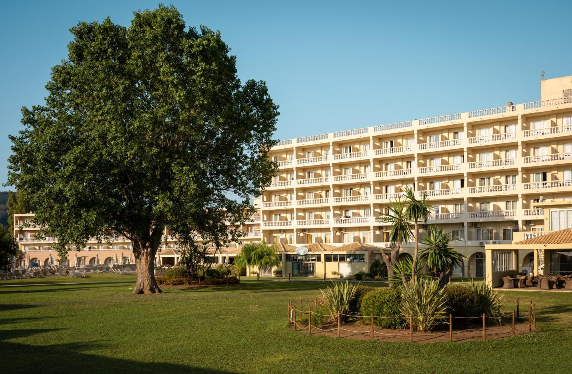 Messonghi Beach Holiday Resort モライティカ エクステリア 写真
