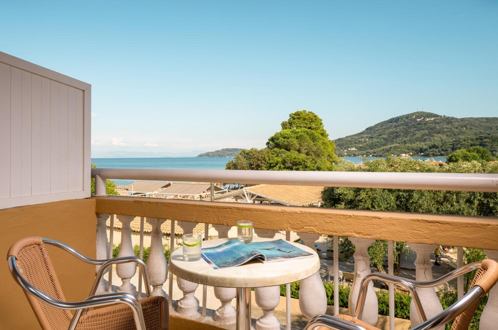 Messonghi Beach Holiday Resort モライティカ エクステリア 写真
