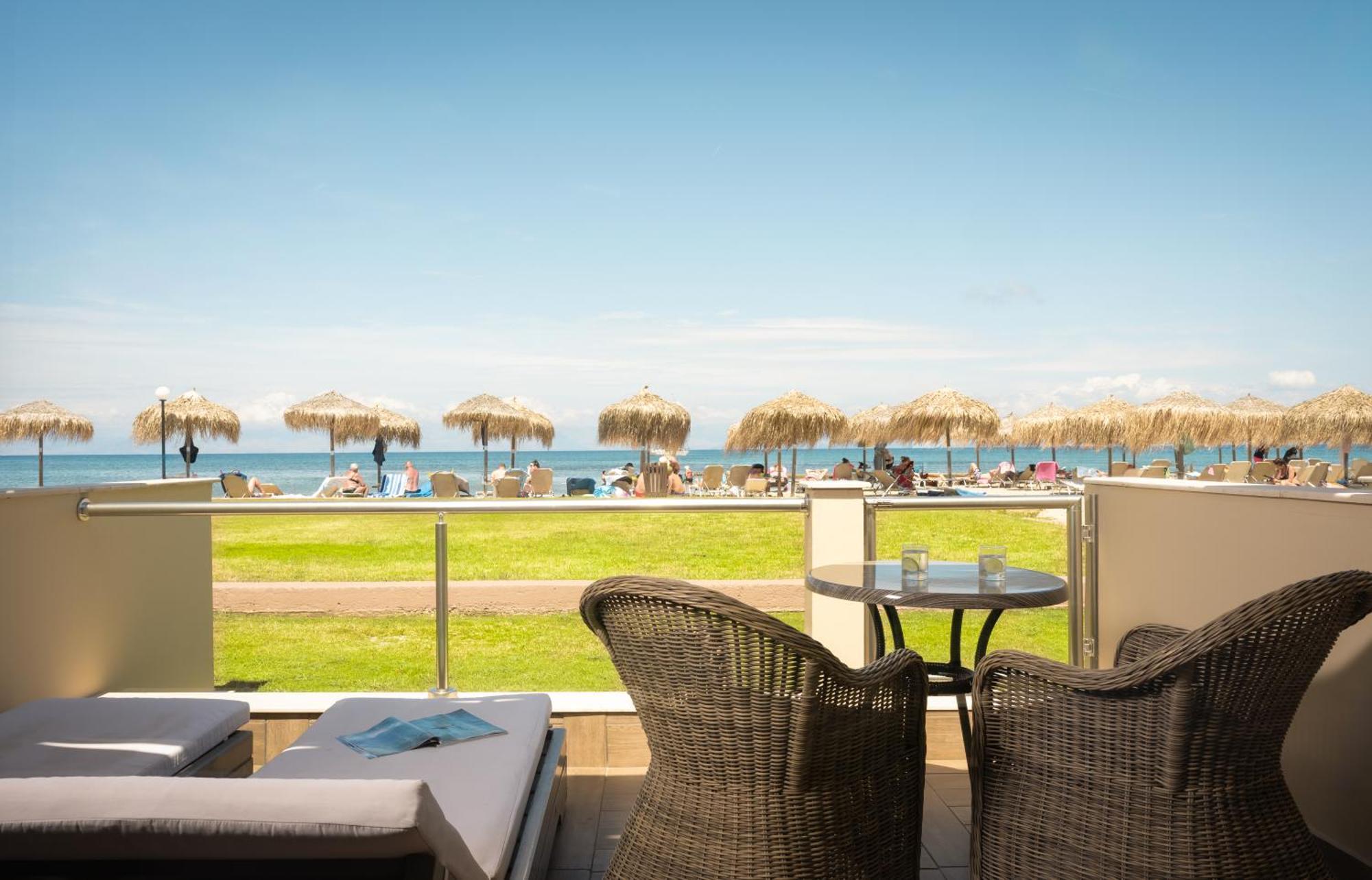 Messonghi Beach Holiday Resort モライティカ エクステリア 写真
